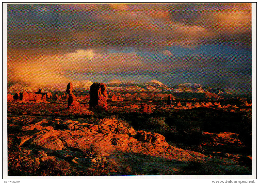 Utah's National Parks Postcard, Arches National Park, Balanced Rock And Window Section - USA National Parks