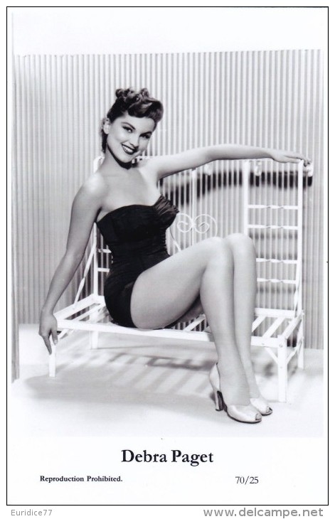 DEBRA PAGET - Film Star Pin Up - Publisher Swiftsure Postcards 2000 - Entertainers
