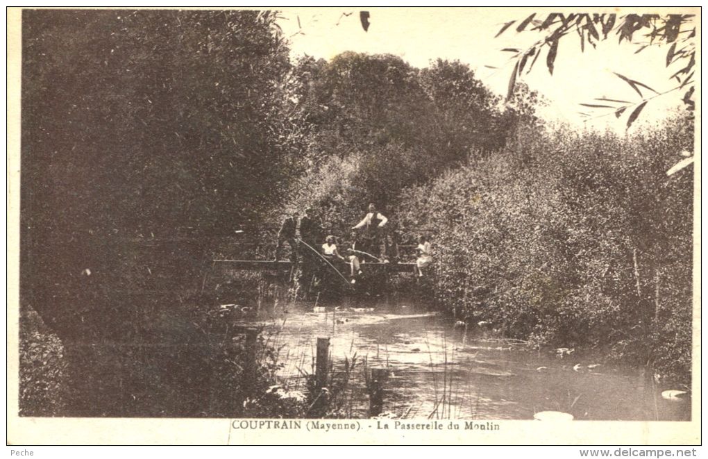 N°42404 -cpa Couptrain -la Passerelle Du Moulin- Pêcheurs- - Couptrain