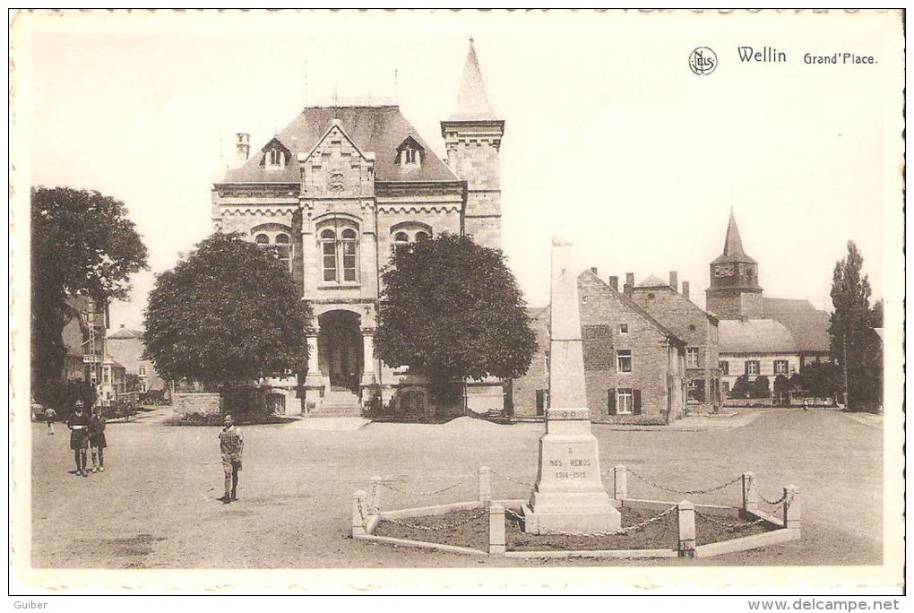 Wellin Grand'place Et Monument Aux Heros 1914/1918 - Wellin