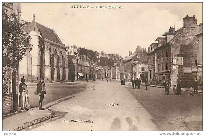 0115 18: Auffay  -  Place Carnot - Auffay