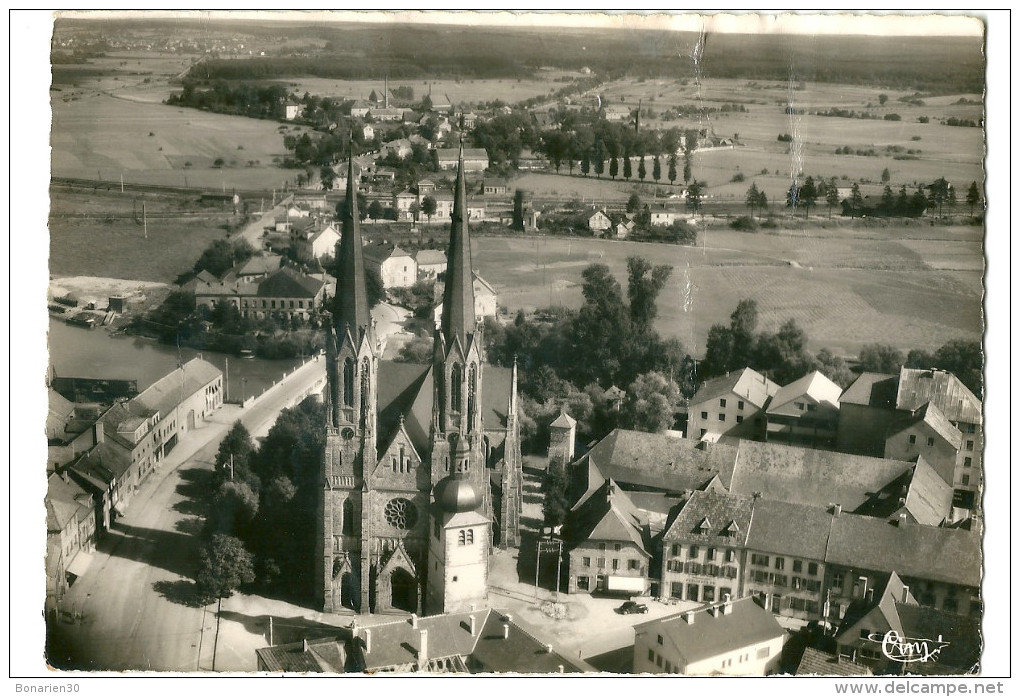 CPSM 57 SARRALBE  VUE AERIENNE L'EGLISE - Sarralbe