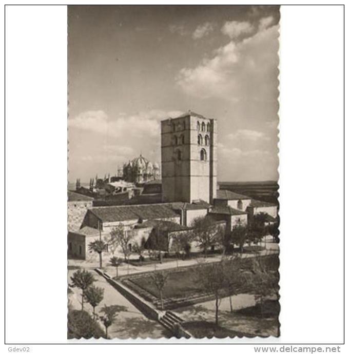 ZMRTPA4108-LFT5269 .Tarjeta Postal De ZAMORA.edificios Antiguos.Arboles Y Jardines.TORRE DE LA CATEDRAL. Zamora. - Zamora