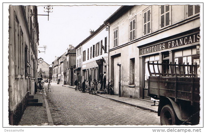 VILLETANEUSE RUE ROGER SALENERO ET EGLISE SAINT LIPHARD  COMPTOIRS FRANCAIS - Villetaneuse