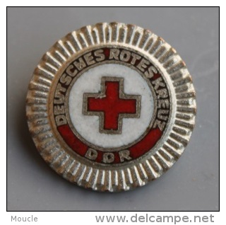 CROIX ROUGE ALLEMAGNE DE L'EST - DEUTSCHES ROTE KREUZ DDR - BROCHE - Médical