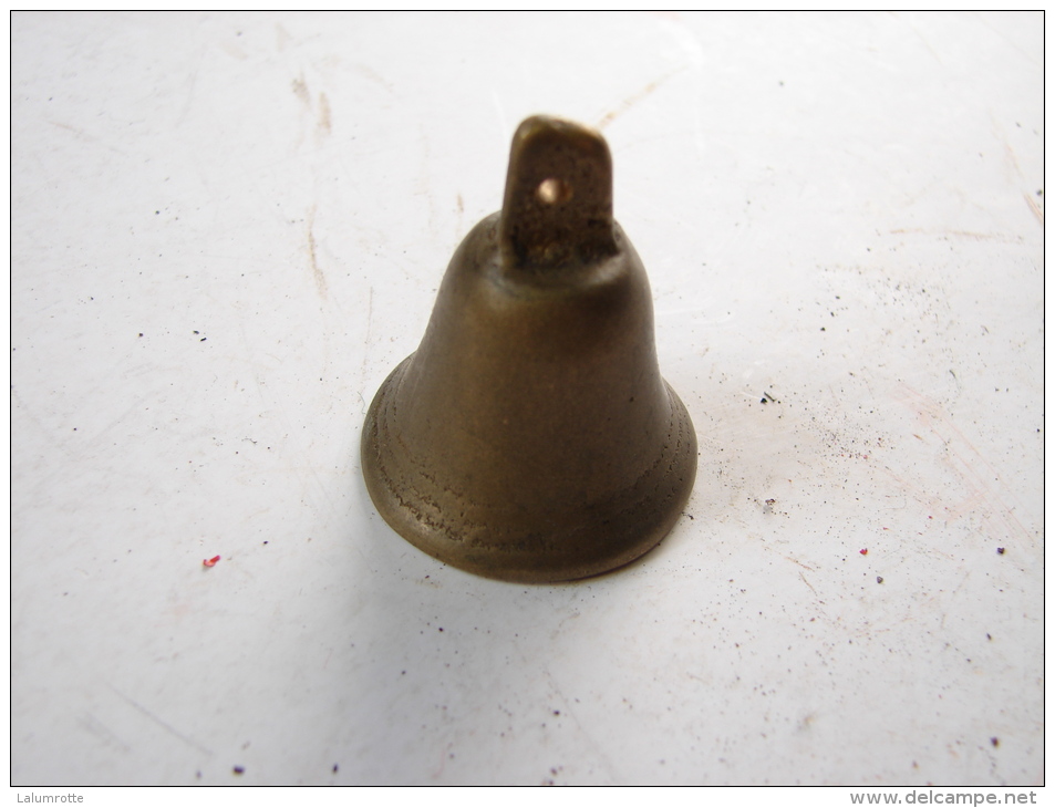 MD. 1. 6. Petite Clochette En Laiton - Bells