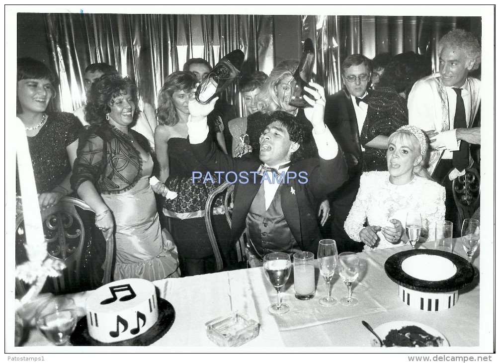 5158 SOCCER FUTBOL MARADONA & SRA CASAMIENTO MARRIAGE & COPPOLA YEAR 1989 25 X 20 CM ORIGINAL PHOTO NO POSTCARD - Posters