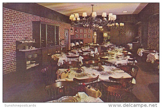 New York City Inn Of The Clock Restaurant - Bars, Hotels & Restaurants