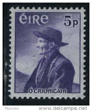 IRLANDE 131**  5p Violet Centenaire De La Naissance De Thomas O´Crohan - Neufs