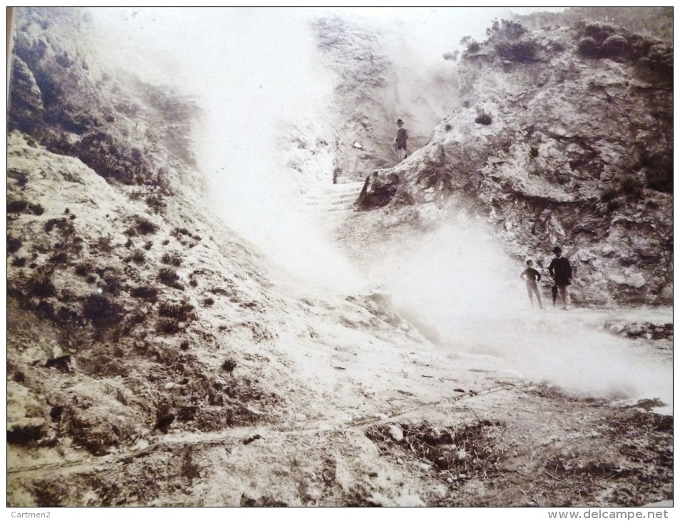 FOTOGRAFIA XIXeme : ILHA SAN MIGUEL PONTA DELGADA FURNAS VOLCAN VAPEURS DE SOUFFRE VOLCANO PORTUGAL - Lieux