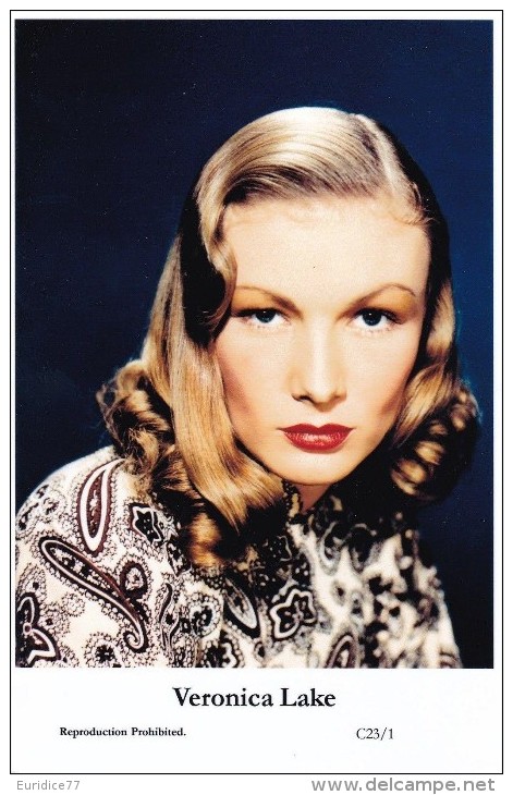 VERONICA LAKE - Film Star Pin Up - Publisher Swiftsure Postcards 2000 - Entertainers