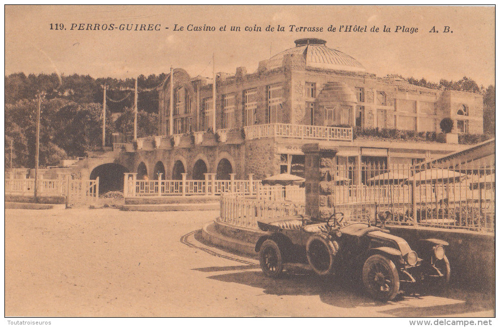 PERROS GUIREC  ( 22 ) Le Casino Et Un Coin De La Terrasse De L'hôtel De La Plage  ( Port Gratuit  ) - Perros-Guirec