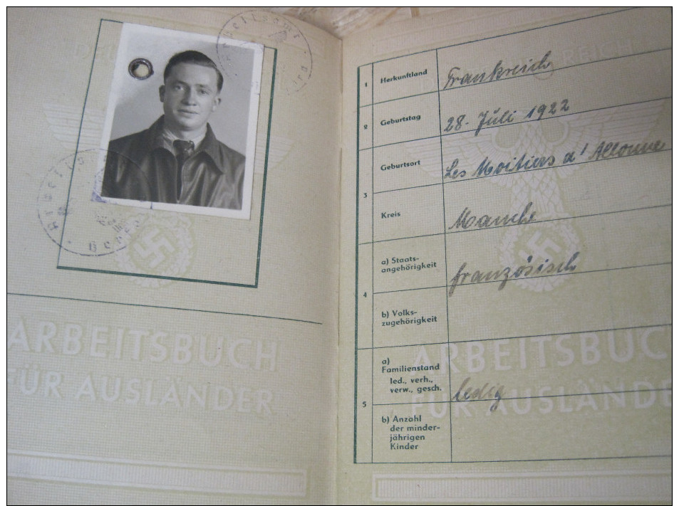 3. Reich Arbeitsbuch Für Ausländer, Junger Mann  Aus Frankreich - Documenti Storici