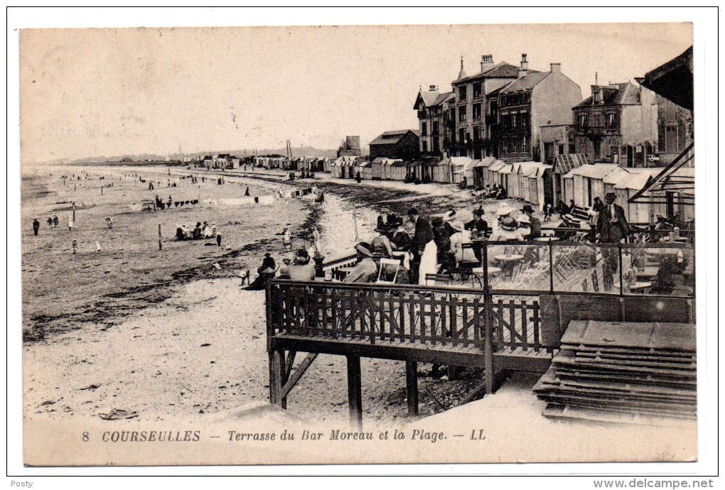 CPA - COURSEULLES-SUR-MER - TERRASSE DU BAR MOREAU - LA PLAGE - N/b - 1920 - - Courseulles-sur-Mer