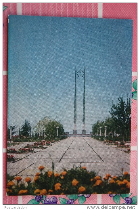 TAJIKISTAN  Dushanbe  Capital.  Victory Square  - Old USSR Postcard  - DMPK (stamp) 1974 - Tadjikistan