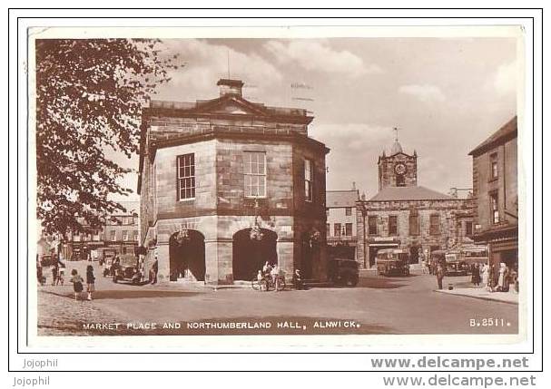 Market Place And Northumberland Hall - Alnwick - 1957 - Autres & Non Classés