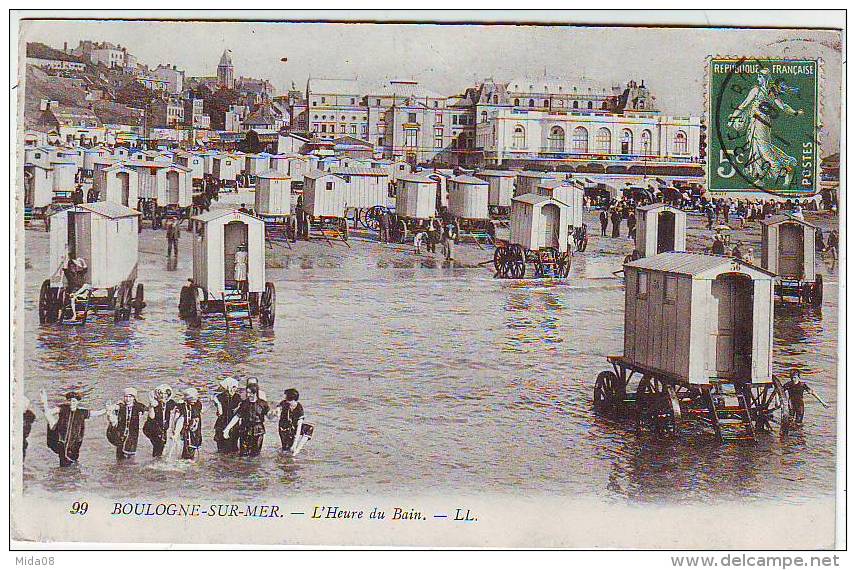 62. BOULOGNE SUR MER . L'HEURE DU BAIN . BAIGNEUSES . CABANES . ANIMATION . Editions L.L. - Boulogne Sur Mer