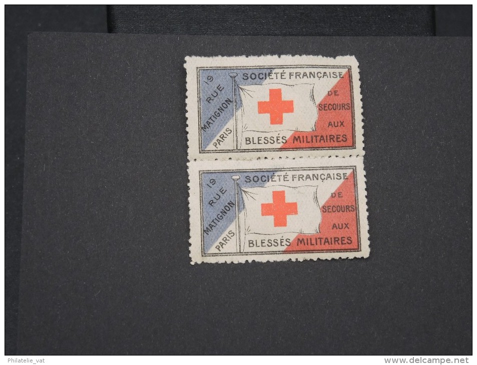 FRANCE - VIGNETTE DE LA CROIX ROUGE EN PAIRE  - A VOIR - LOT P2714 - Red Cross