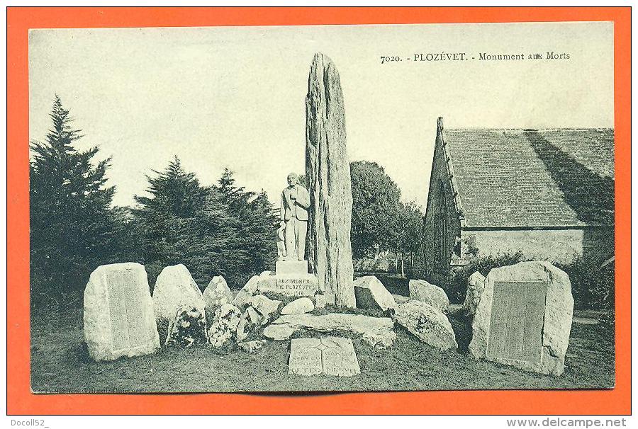 Dpt  67  Plozevet   "  Monument Aux Morts " - Plozevet