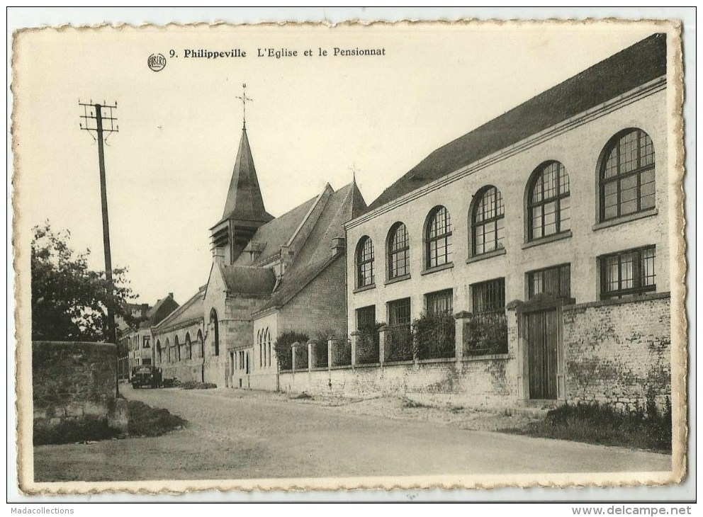 Philippeville (Belgique)  Eglise Et Pensionnat - Philippeville