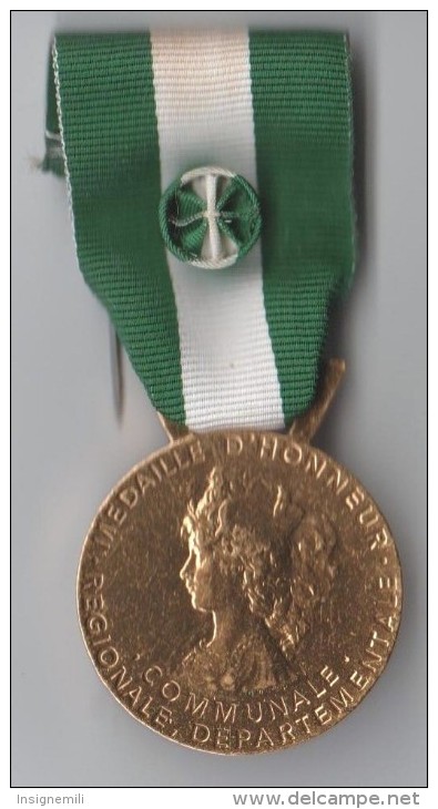 MEDAILLE D´HONNEUR COMMUNALE REGIONALE DEPARTEMENTALE REPUBLIQUE FRANCAISE, Dorée - Autres & Non Classés