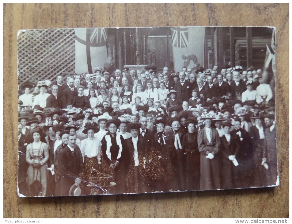 43116 POSTCARD: PEOPLE: A Large Group Of People. - Other & Unclassified