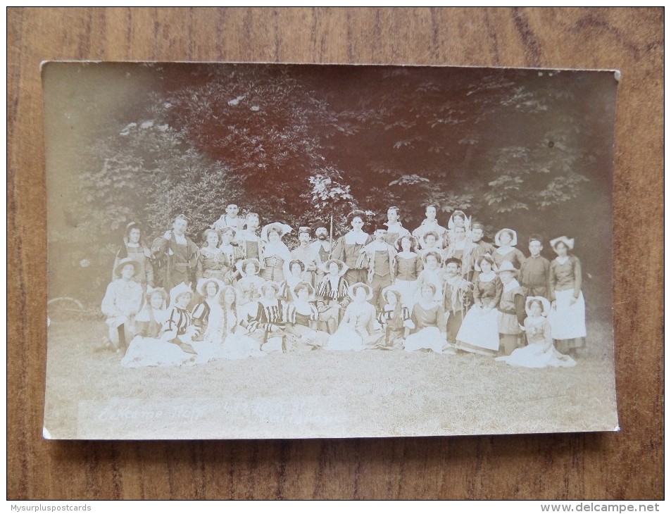 43124 POSTCARD: PEOPLE:  A  Large Group Of People - Unknown. - Other & Unclassified
