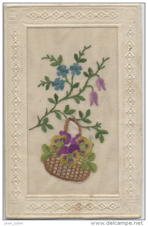 CARTE BRODEE   -   PANIER     -   FLEURS   -  Pensées - Brodées