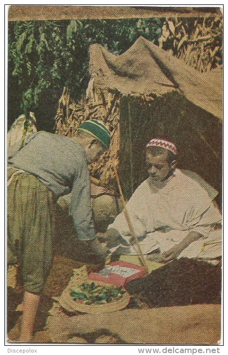 I2790 Folklore - Marrueccs Morocco Marocco - En La Tienda Del Zoco / Non Viaggiata - Personnages