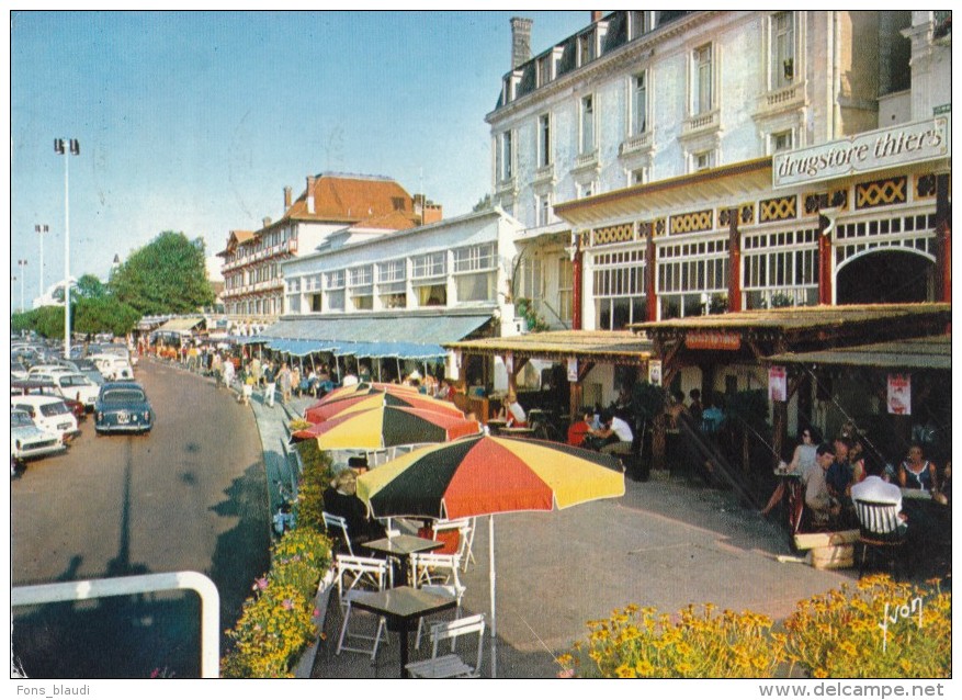 Voyagée 1969 - Arcachon - Boulevard Veyrier-Montagnières -Le Drugstore Thiers - FRANCO DE PORT - Arcachon