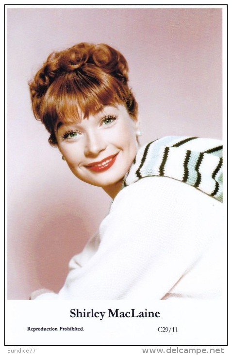 SHIRLEY MacLAINE - Film Star Pin Up - Publisher Swiftsure Postcards 2000 - Entertainers