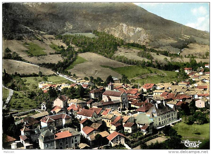 Isere  -gd Format Div- Ref  N 999 - Barraux - Vue  Panoramique Aerienne  -  Carte Bon Etat - Barraux