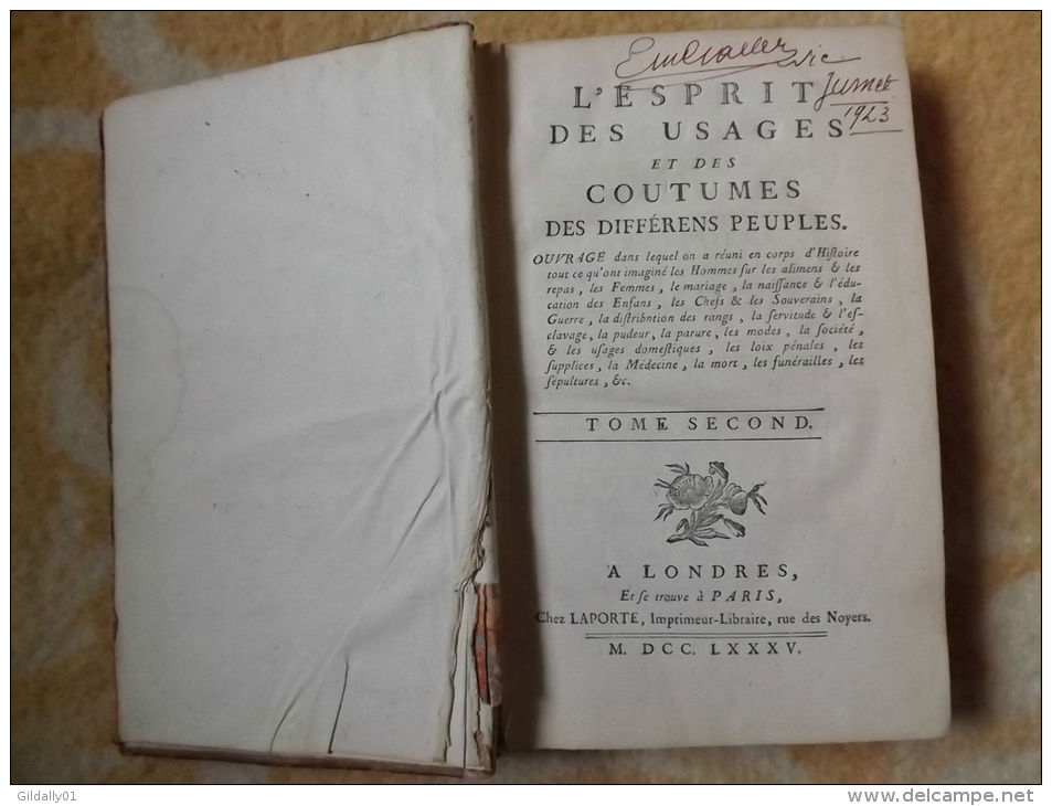 L´ESPRIT DES USAGES ET DES COUTUMES DES DIFFERENS PEUPLES.T2.1785.(Exceptionnel) - Non Classés