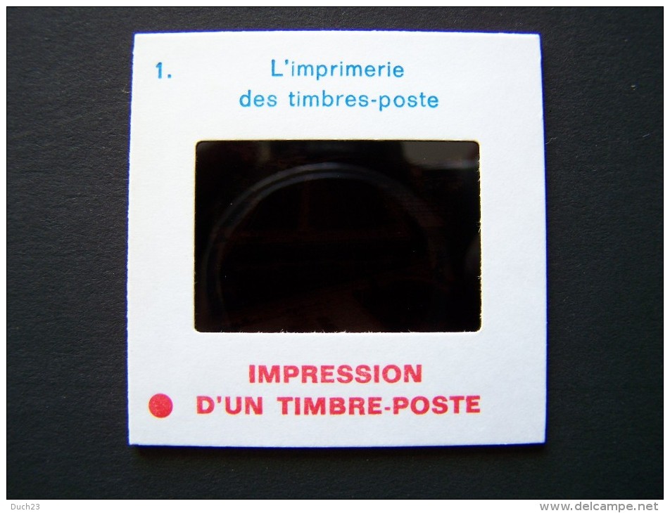 LOT DE 12 DIAPOSITIVES SUR L'IMPRESSION D'UN TIMBRE POSTE JAMAIS PROPOSE SUR DELCAMPE TTB ETAT - Unclassified