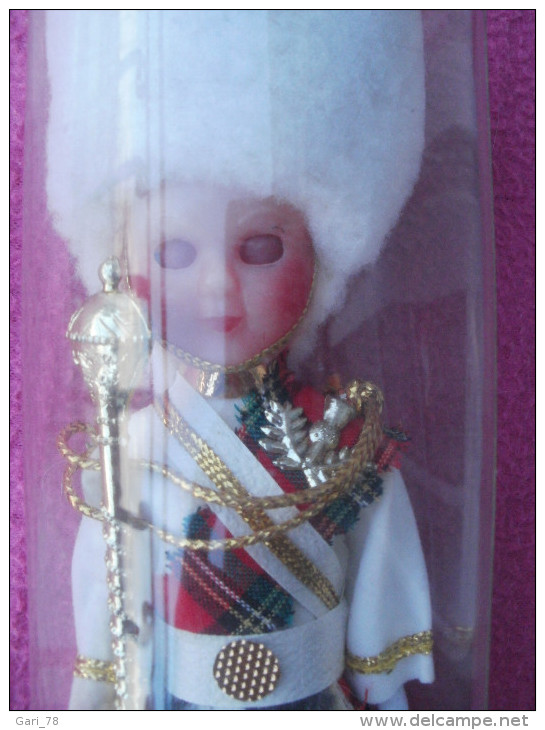 Poupee Folklorique De La  Garde écossaisse,  Tambour Major, Vintage, Années 70 - Puppen