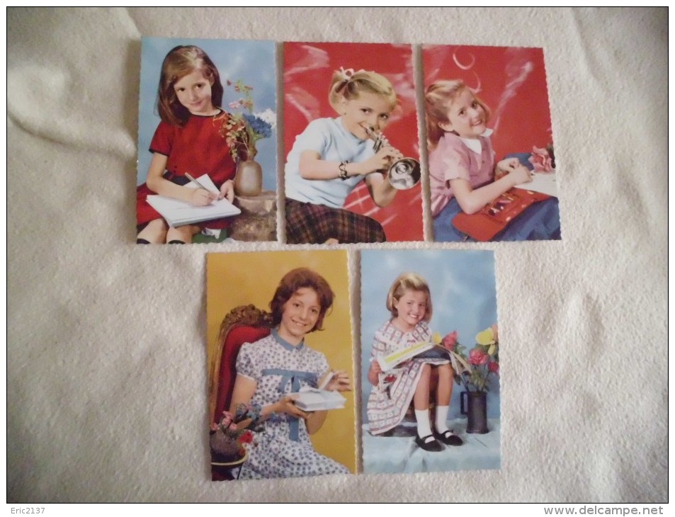 LOT DE 5 CARTES JEUNES FILLES...ACTIVES... - Verzamelingen & Reeksen