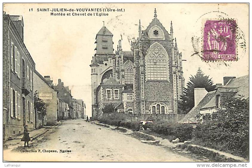 Loire Atlantique -ref B353- Saint Julien De Vouvantes -st Julien De Vouvantes - Montee Et Chevet De L Eglise  - - Saint Julien De Vouvantes