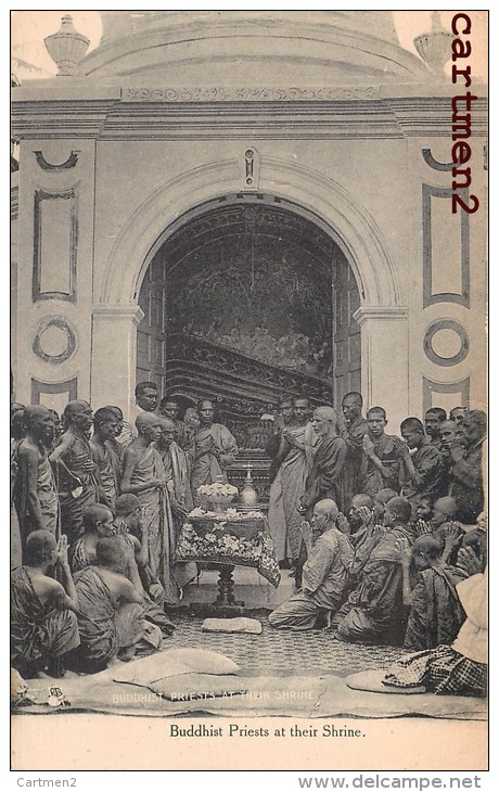 COLOMBO BUDDHIST PRIESTS AT THEIR SHRINE CEYLON INDIA INDE CEYLAN ISLAND - Sri Lanka (Ceylon)