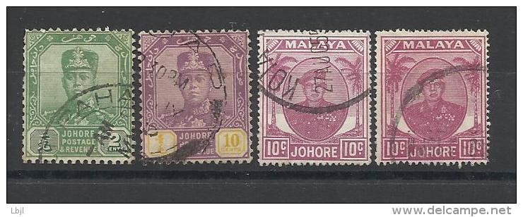 JOHORE ( MALAYA ) , Lot De 4 Timbres , Oblitérés . De 1921 à 1955 , Voir Scan - Johore