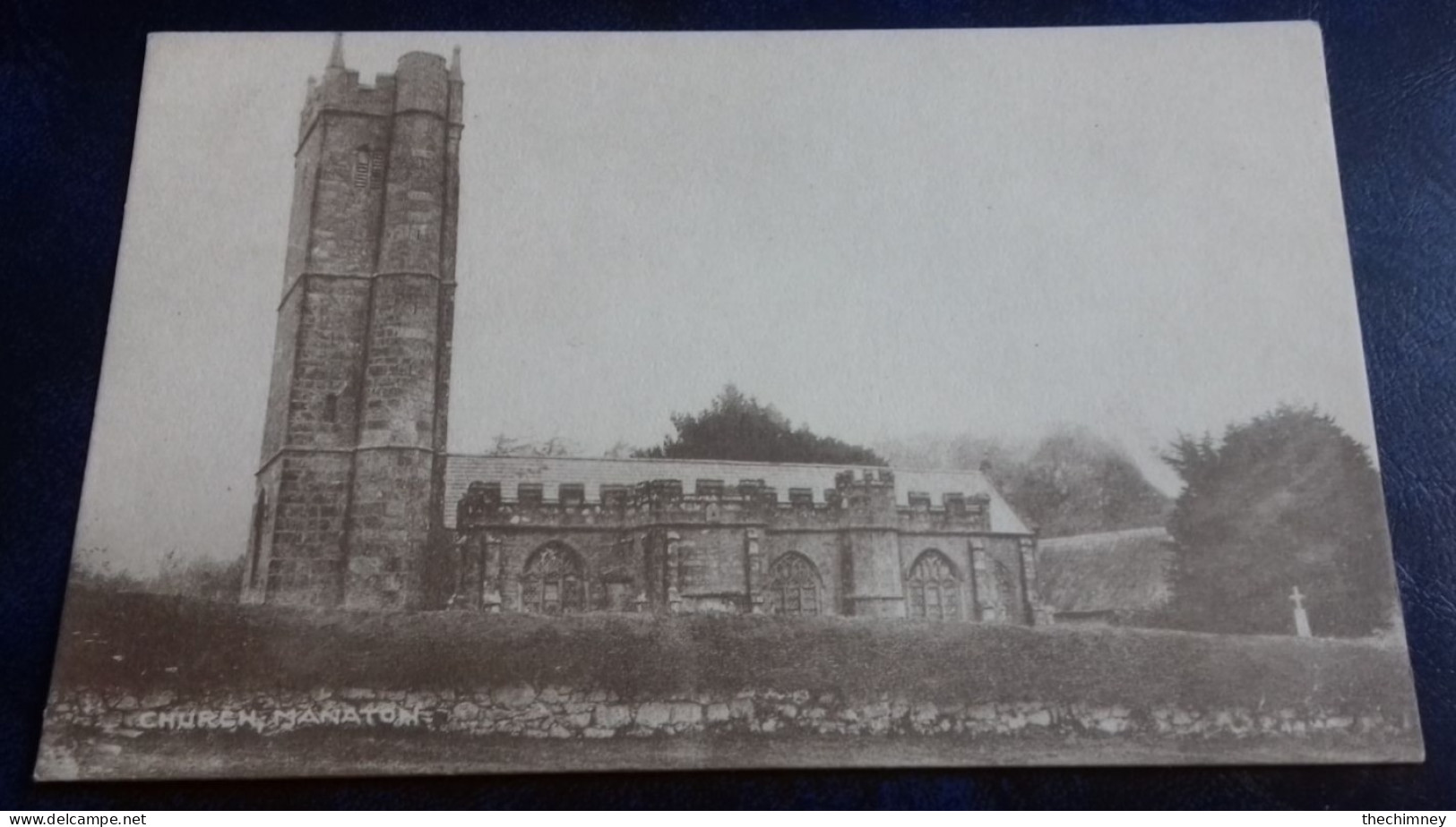 TWO OLD POSTCARDS OF St Winfreds Church Manaton Dartmoor Devon INTERIOR & EXTERIOR - Andere & Zonder Classificatie