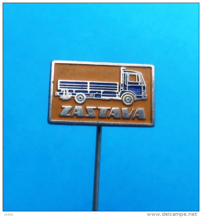 ZASTAVA ( Serbian Ex Yugoslavian Vintage Pin ) Badge Truck Camion LKW Car Automobile Auto Autos Anstecknadel - Other & Unclassified