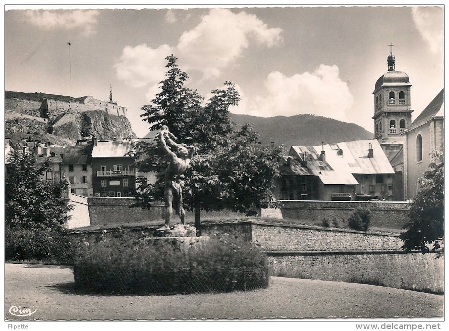 L100B.247 - Briançon - Les Remparts, La Citadelle Et La Collégiale - Combier  N°666 - Briancon