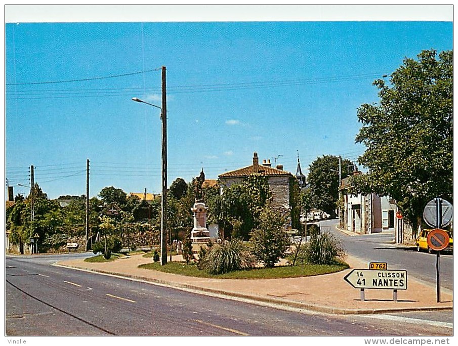 Réf : B-15-768   : MAUTFAUCON SUR MOINE - Montfaucon