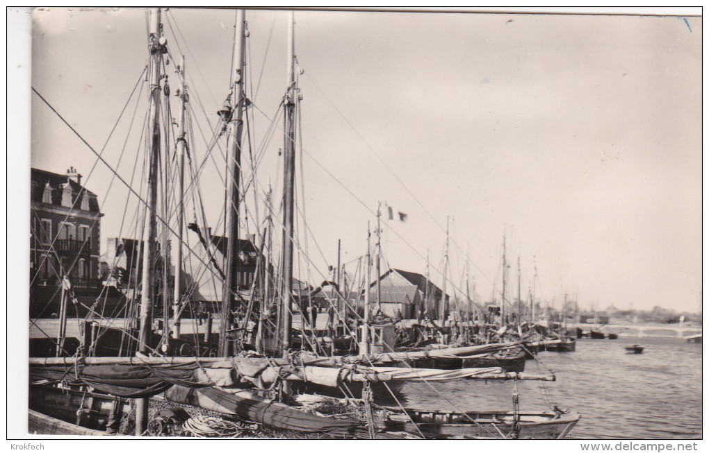 Grandcamp Les Bains 1947 - Un Coin Du Port - Autres & Non Classés