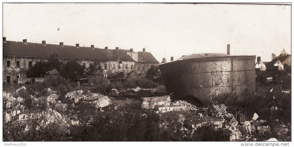 Photo Décembre 1918 HENIN-LIETARD (Beaumont) - La Gare, Une Réserve D'eau (A99, Ww1, Wk1) - Henin-Beaumont