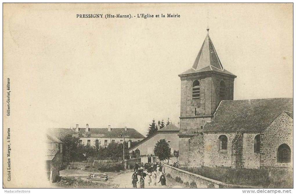 Pressigny (Haute-Marne)  L'Eglise Et La Mairie - Autres & Non Classés