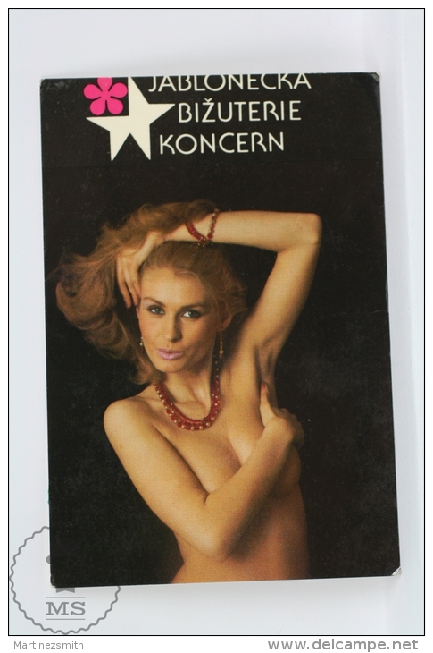 Vintage 1983 Small/ Pocket Calendar - Blonde Sexy Lady - Czech Republic Jewelry Advertising - Tamaño Pequeño : 1971-80