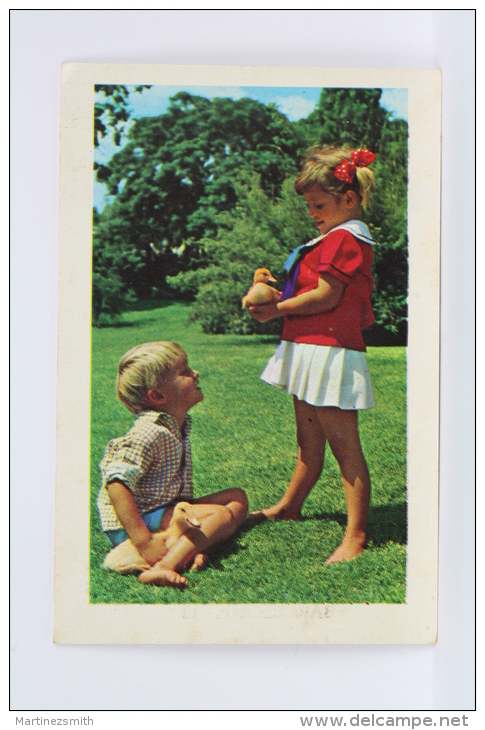 Vintage 1969 Small/ Pocket Calendar - Kids - Boy & Girl Playing With Small Little Ducks - Tamaño Pequeño : 1961-70