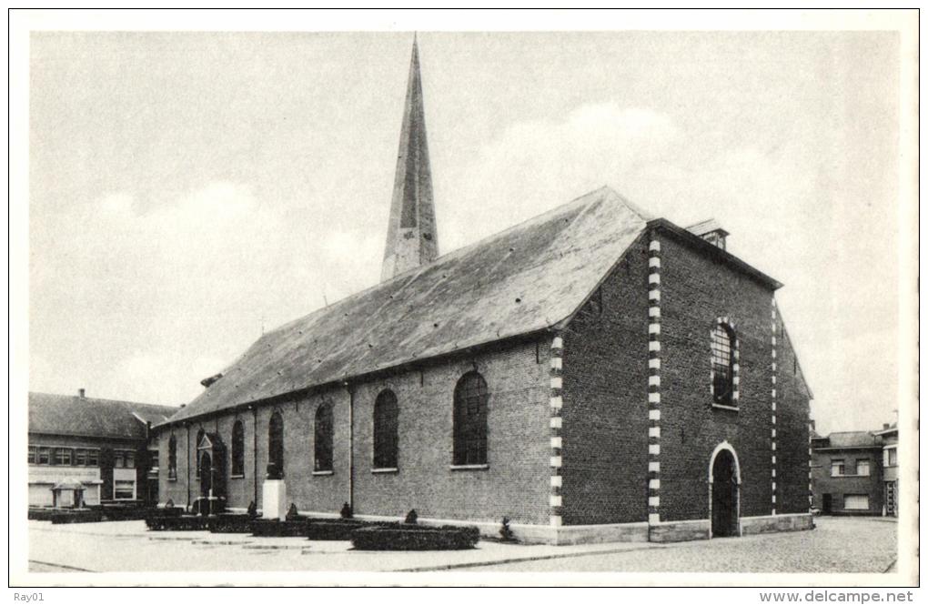 BELGIQUE - FLANDRE OCCIDENTALE - DEERLIJK - St. Colomba Kerk,  Borstbeeld Van Dichter Hugo Verriest. - Deerlijk