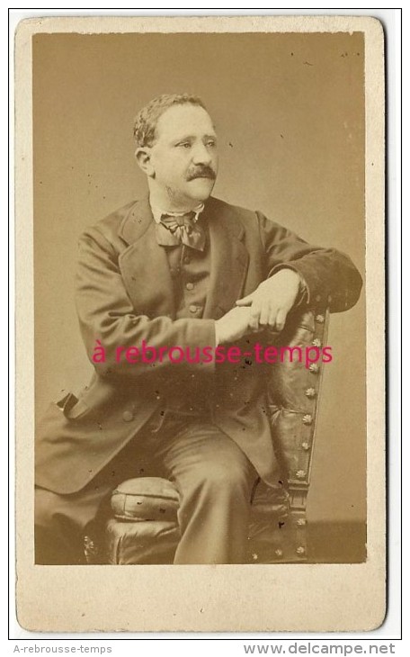 CDV- N°4-beau Portrait D´un Notable--photographie Pierre Petit, Marque Du Photographe à L' Arrière Peu Habituelle - Old (before 1900)